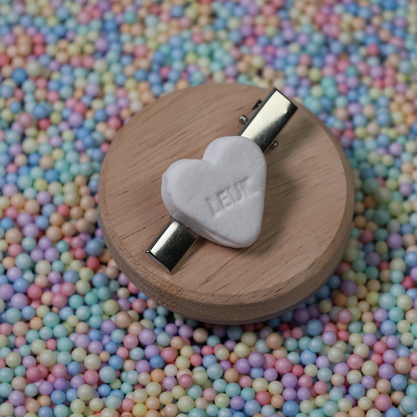 Speldje hartje klein 'leuk' - wit