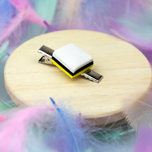 Speldje Engelse drop vierkant geel, zilver